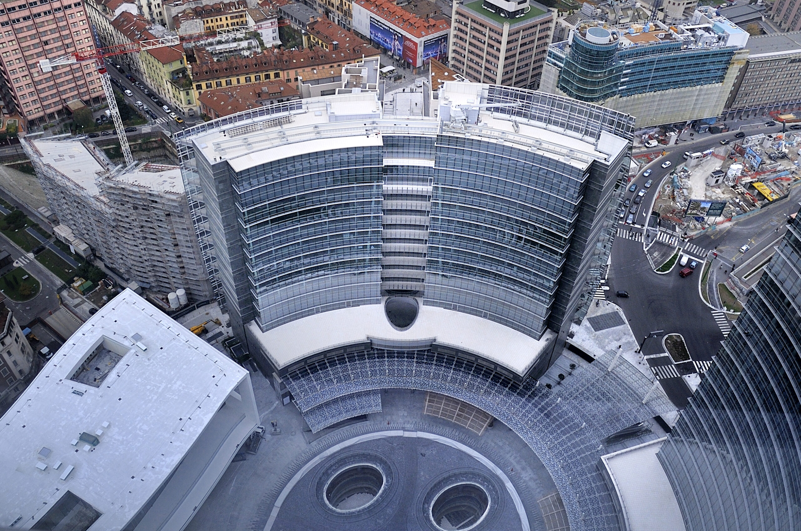 UniCreditov toranj u Milanu nositelj LEED Gold certifikata Najviša zgrada u Italiji zahvaljujući dizajnu smanjila je emisiju CO2 za više od 40% …